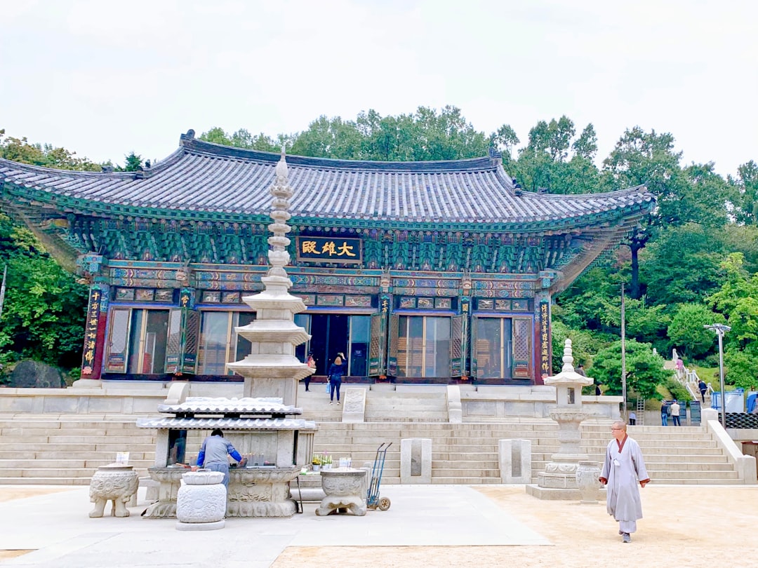 음식물쓰레기에서 물기를 제거하는 모습